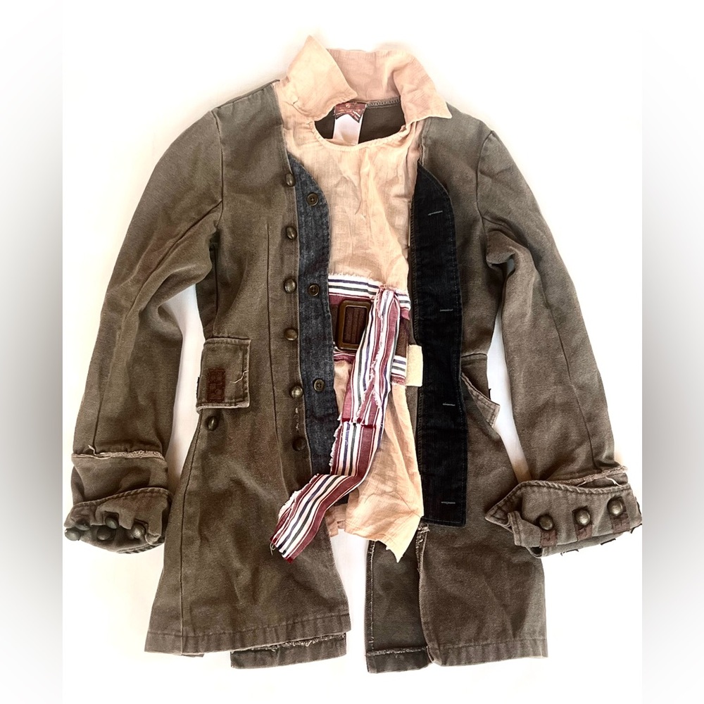Disney Store Captain Jack Sparrow Pirates of the Caribbean Jacket for Kids M 7/8